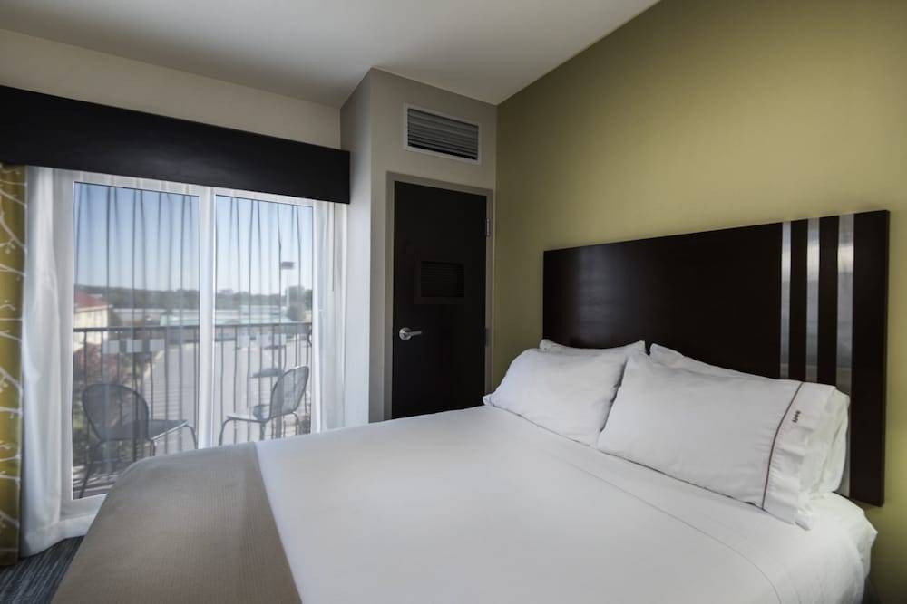 Holiday Inn Express & Suites CONWAY by IHG 2