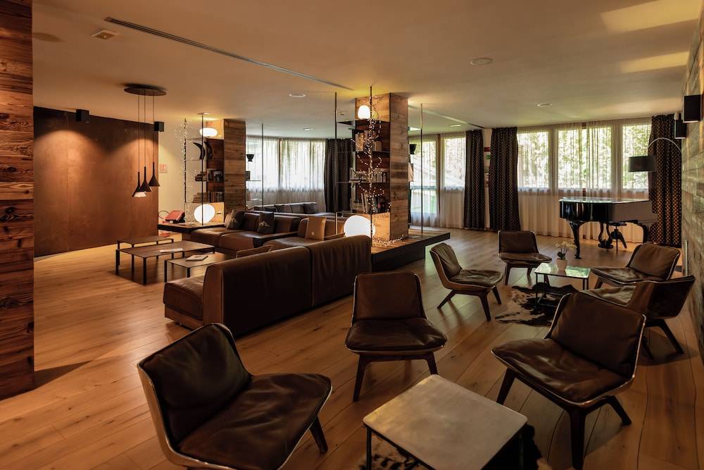 Montana Lodge & Spa, by R Collection Hotels 2
