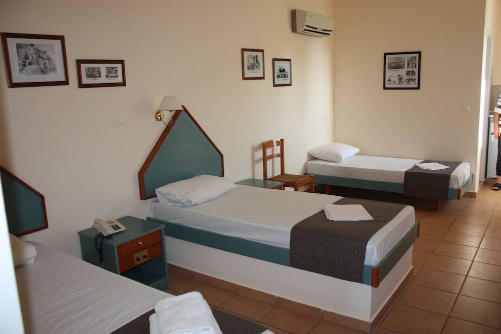 Filoxenia Apartments & Studios 2