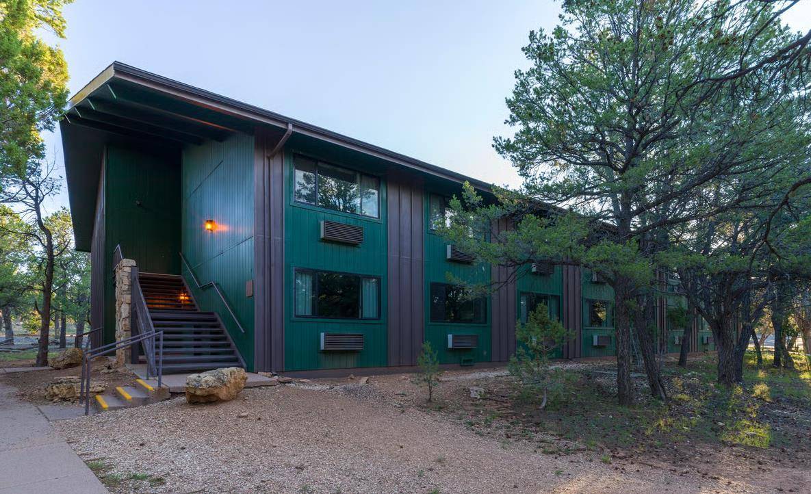 Yavapai Lodge East 1