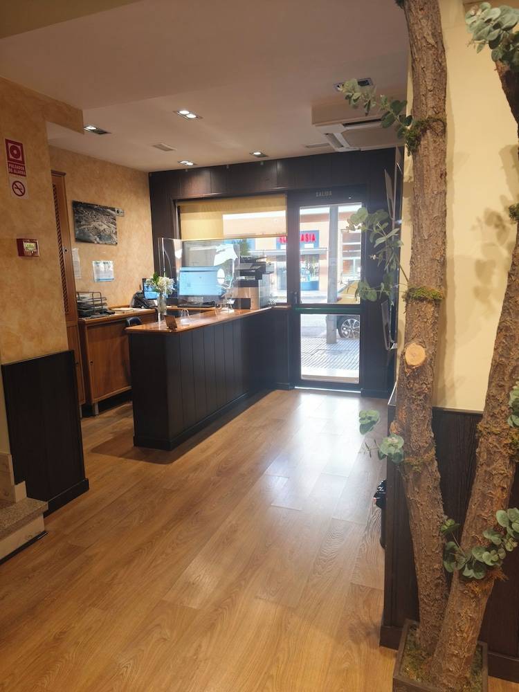 Hostal Avenida Barajas 2