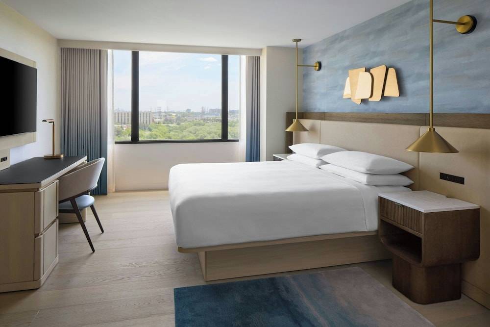 Toronto Airport Marriott Hotel 1