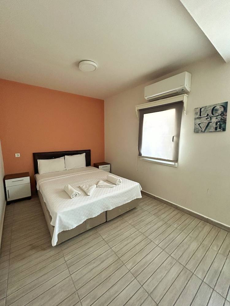 Loca Centre Suites 2