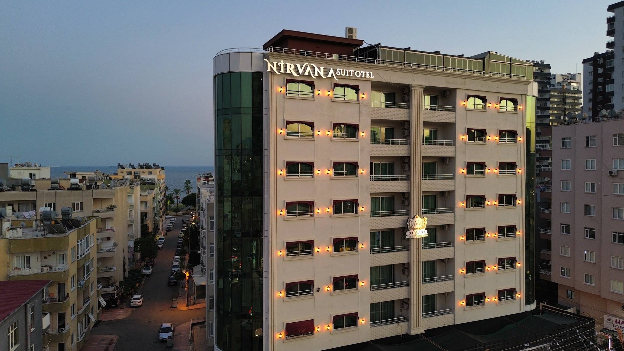 WeNirvana Suit Hotel 2