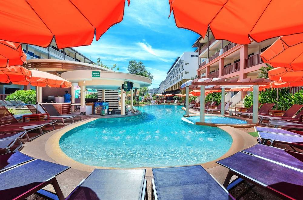 Kata Sea Breeze Resort - SHA Plus 1