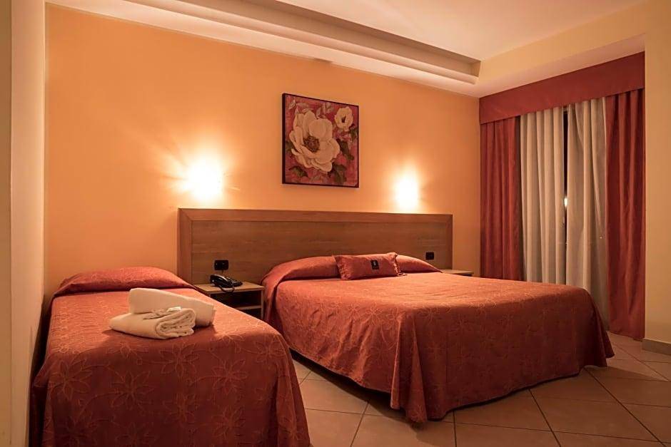 Manhattan Village Hotel 2