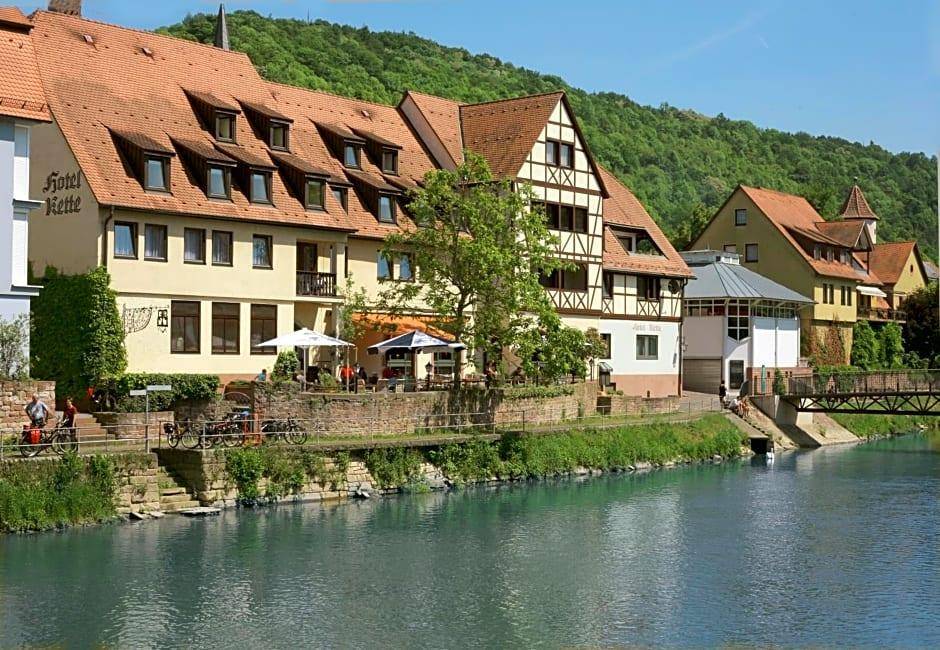 Tauberhotel Kette 2