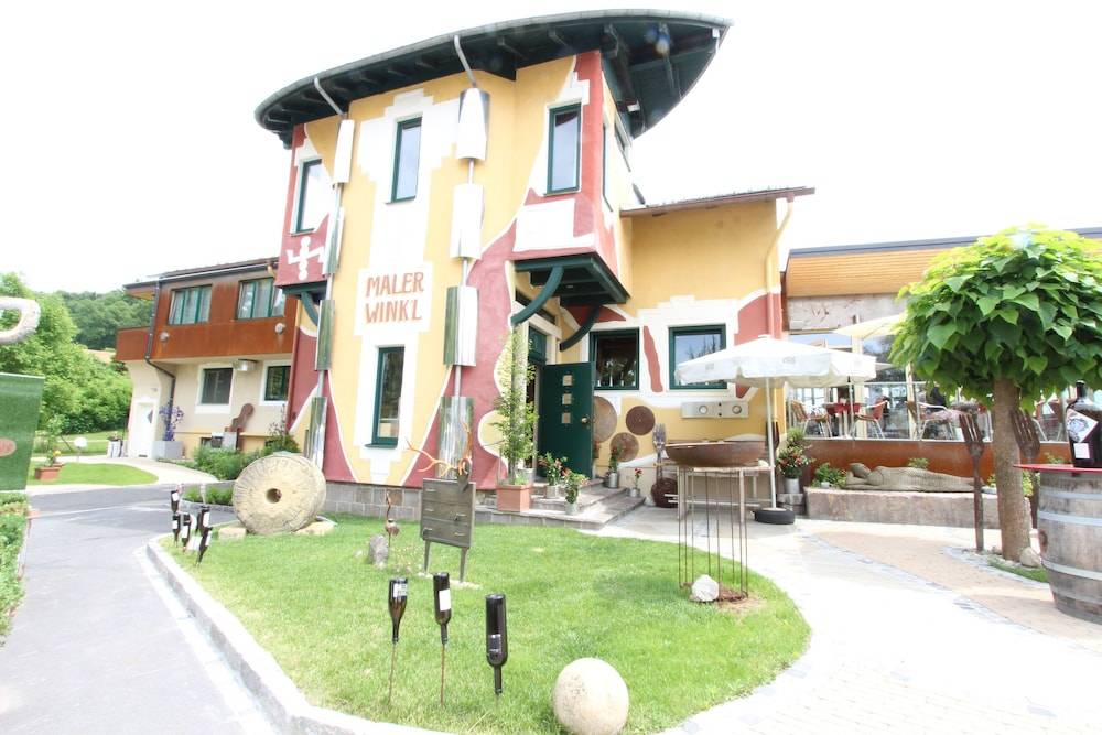 Malerwinkl Restaurant + Kunsthotel 1