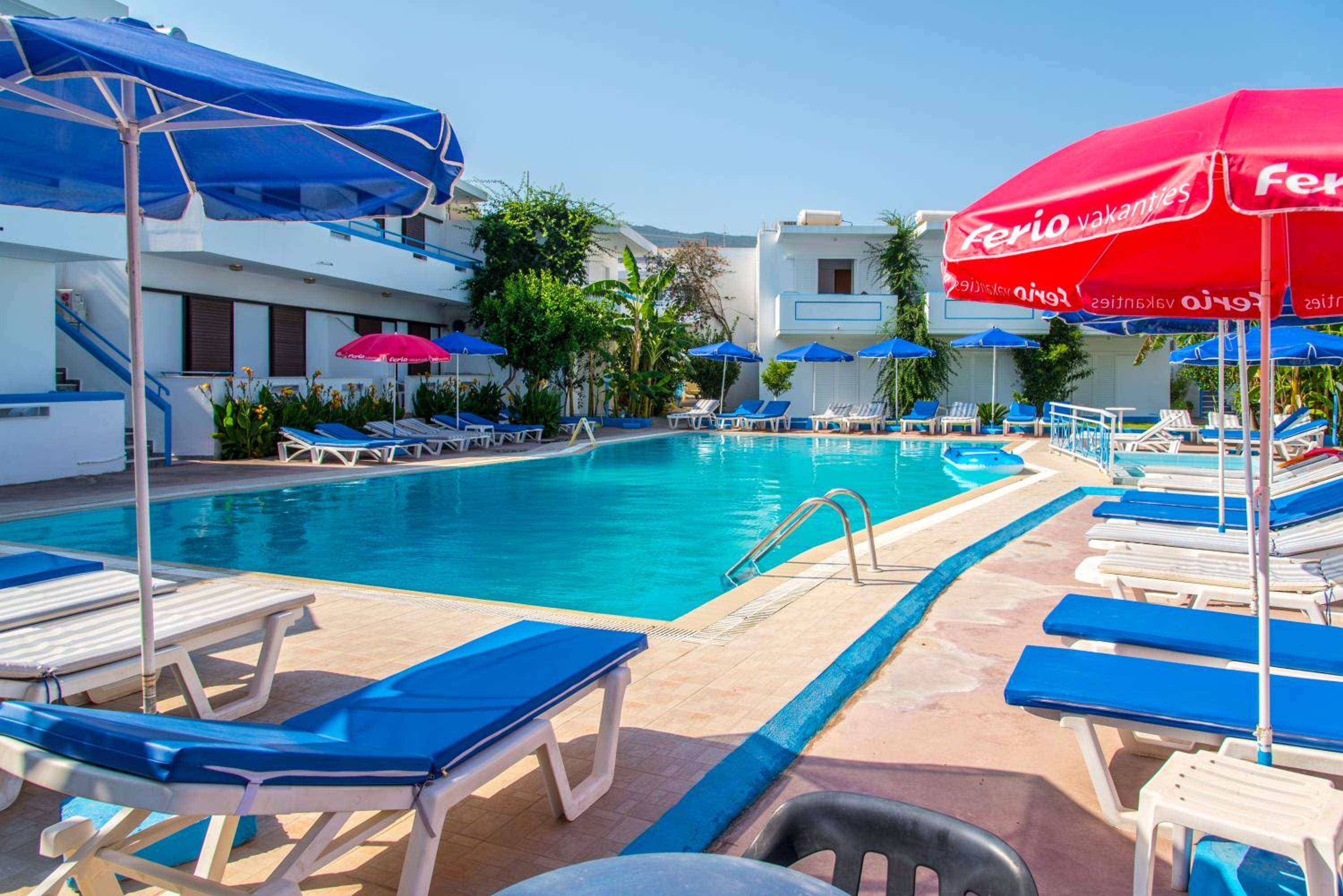 Yiannis Yard studios & apartments 2