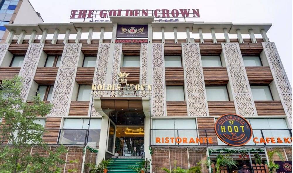 The Golden Crown Hotel Banquet & Cafe 1