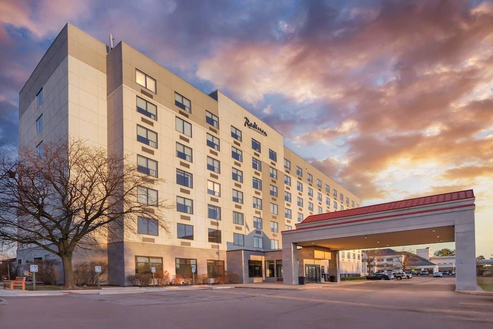 Radisson Hotel Detroit Metro Airport 1