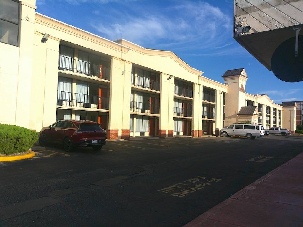 Red Roof Inn Hampton Coliseum 1