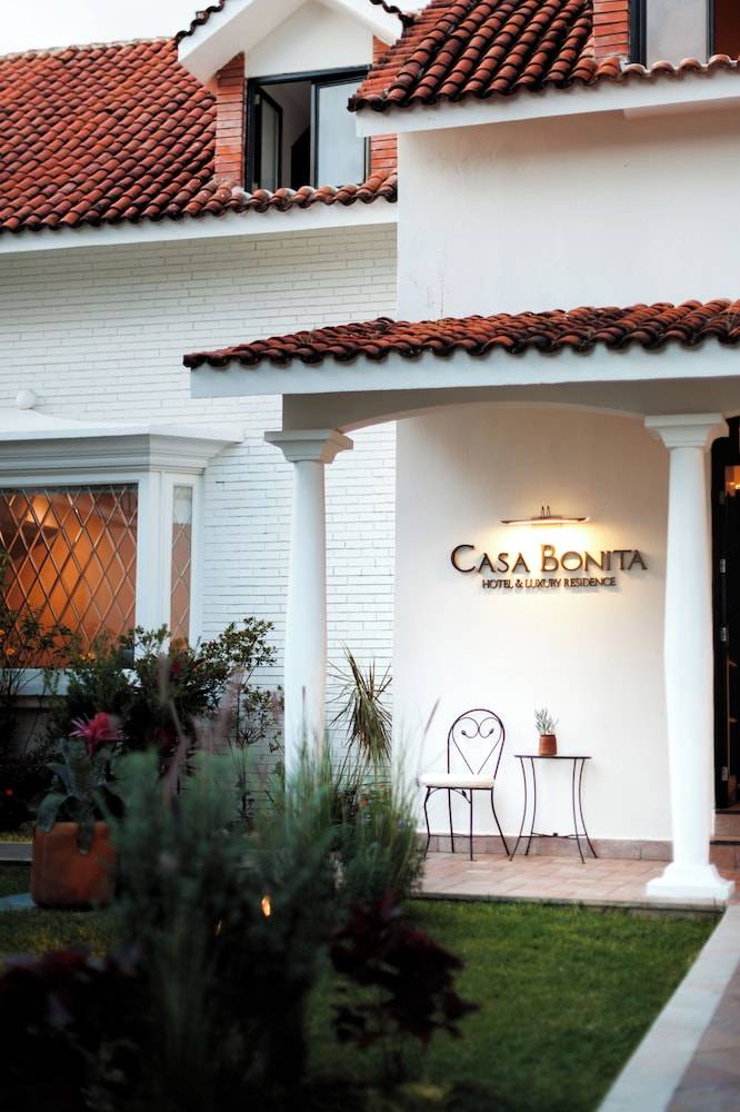 Casa Bonita Hotel & Luxury Residence 2