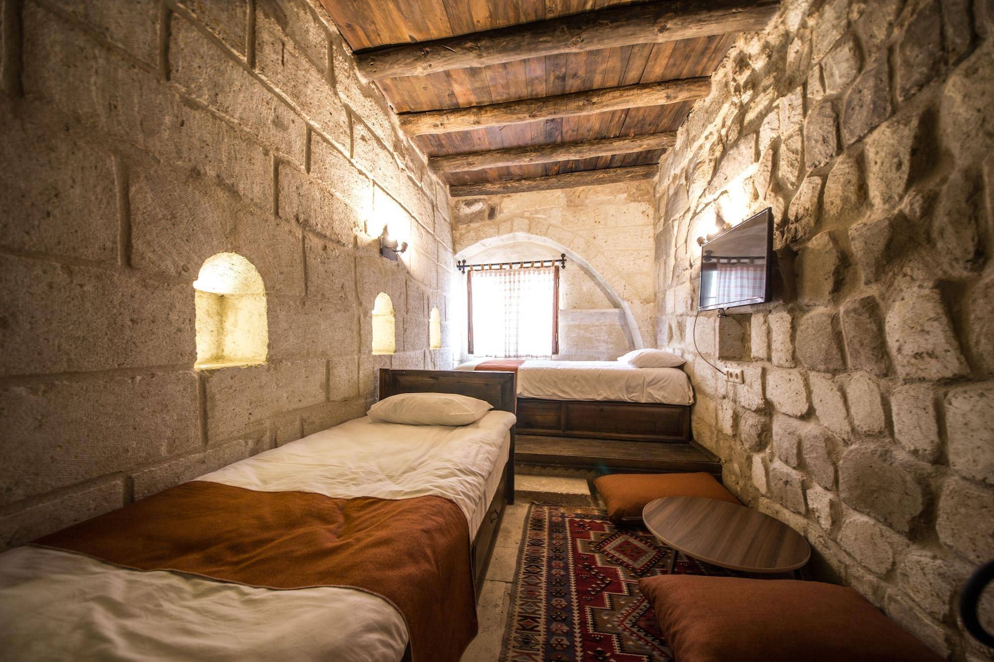 Harkasos Cave Hotel 1
