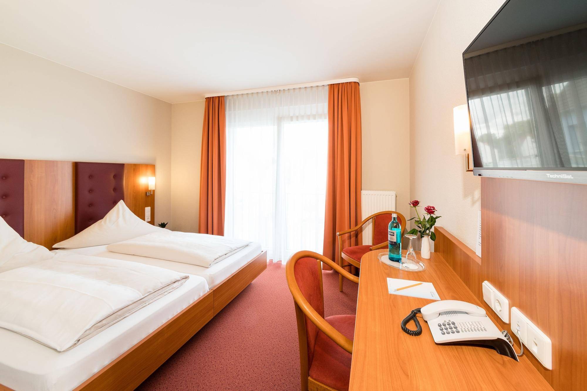 Hotel Restaurant Vater Rhein 1