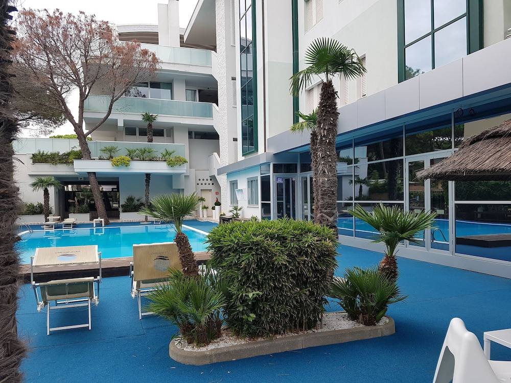 Hotel Carillon 1