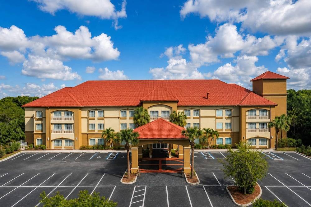 Stay Well Inn & Suites 1