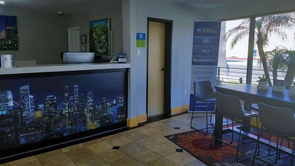 Sunset West Hotel, SureStay Collection By Best Western 1