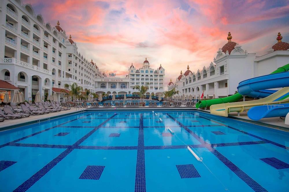 Oz Hotels Side Premium 1