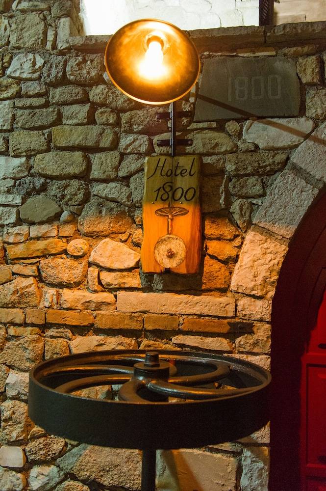 Small Luxury Hotel 1800 1