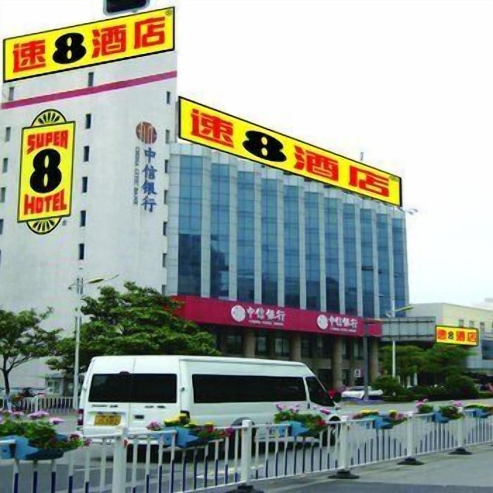 Super8 Hotel 1