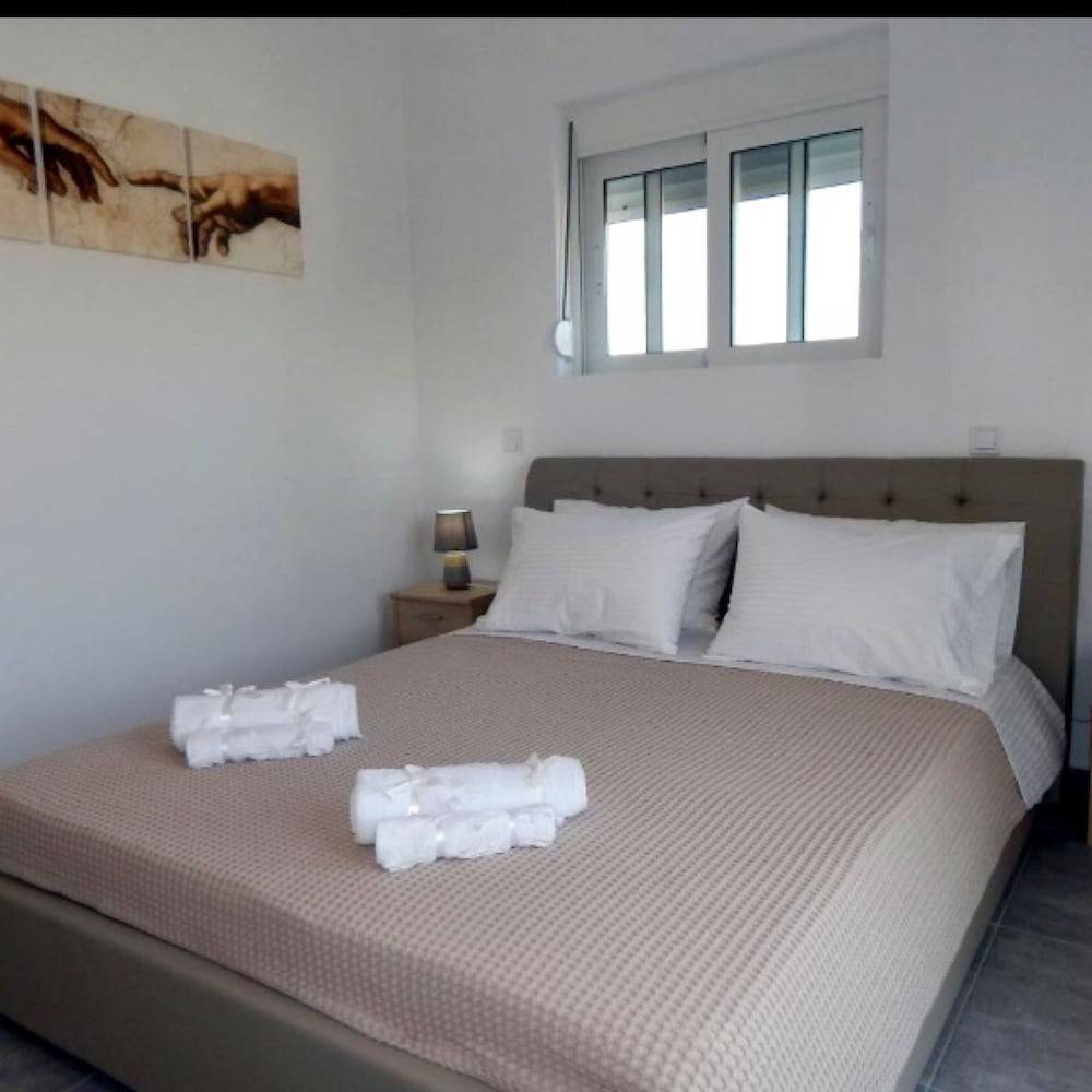 Martimi Private 3 Apartments with Pool, Heated Jacuzzi and Sauna, 2 Apartments with Sea View, 200m from Beach, BBQ, Playground, Mini Football Pitch 2