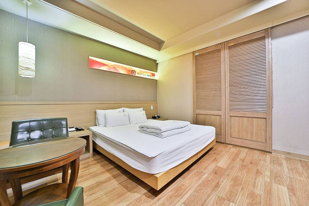 B&B HOTEL 2