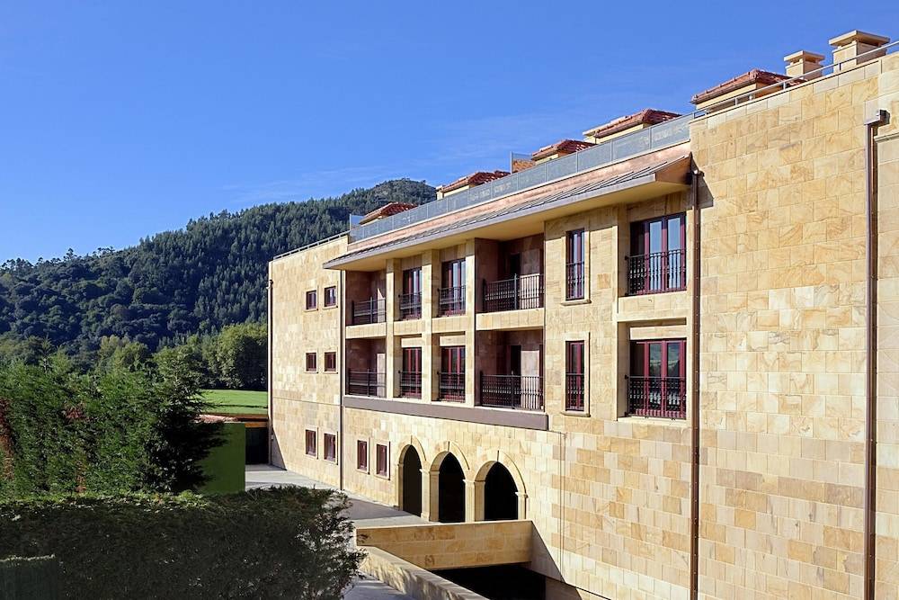 Apartamentos Spa Villa Pasiega 1