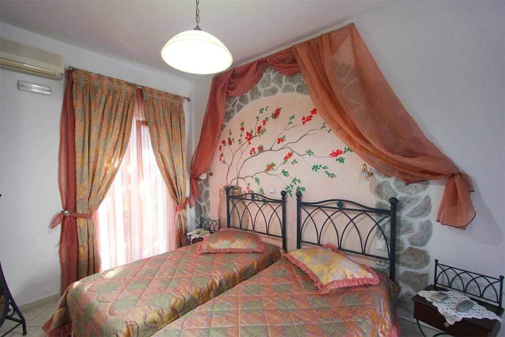 Dibellee Mykonos Studios 2
