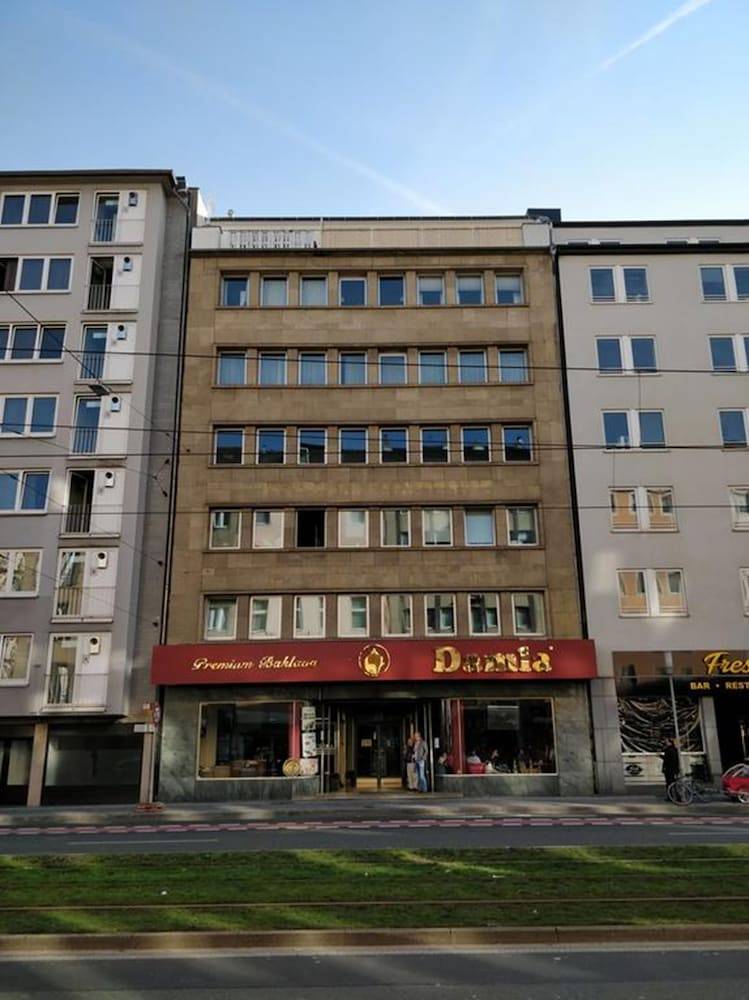 Aparthouse Graf-Adolf 1
