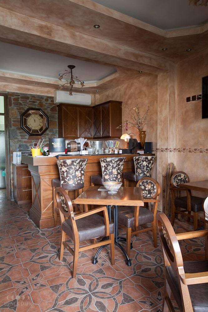 Oreiades Guesthouse 2
