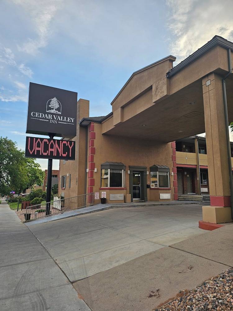 Cedar Valley Inn 1