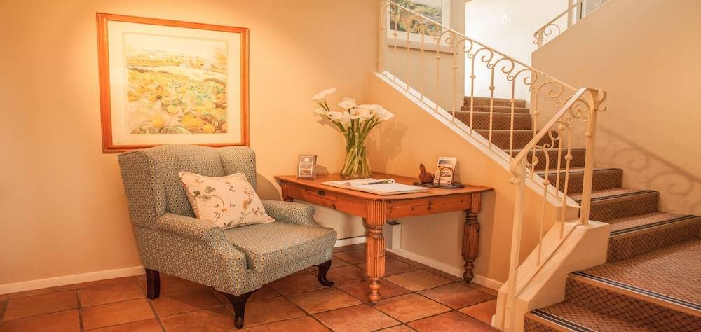 Headlands House Guest Lodge 2