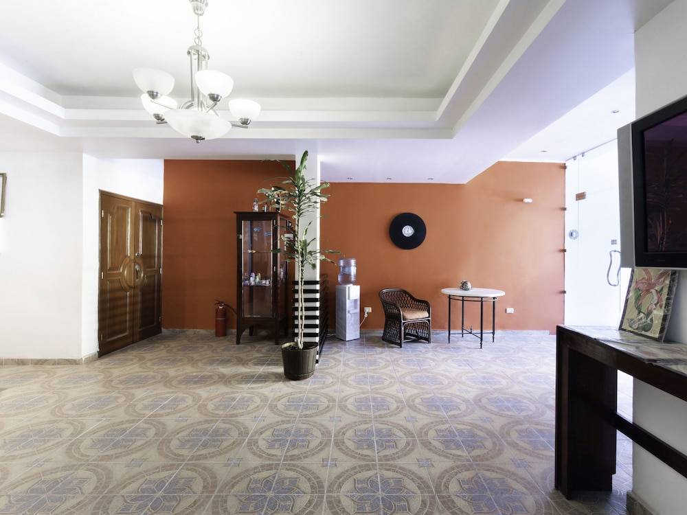 Hotel Gandhi 2