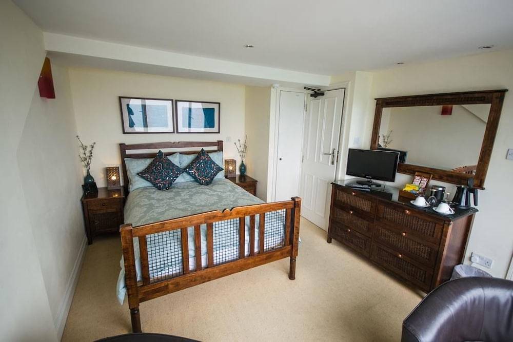 Atlantic Heights Guest House 2