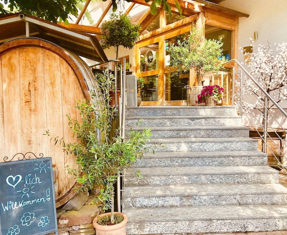 Hotel Weingut Dehren 1