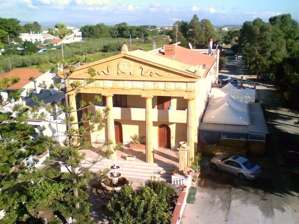 Athena 1