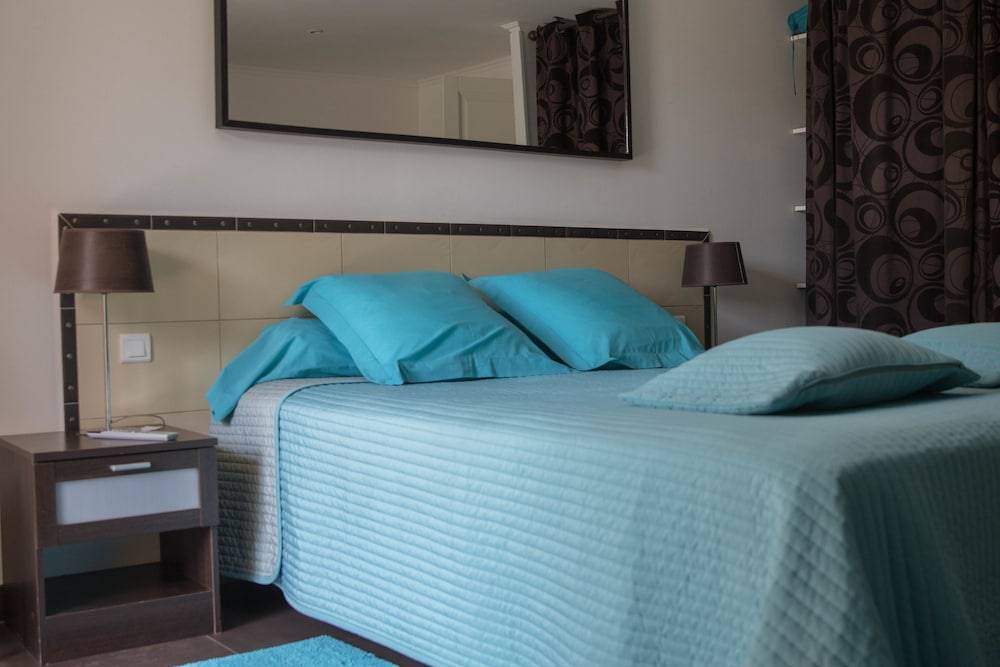 La Villa Nais PADEL&PISCINE -Suites & Appartements 2
