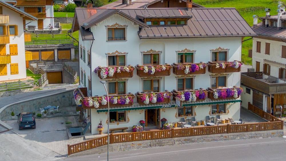 Hotel Serena - Tre Cime Views 1