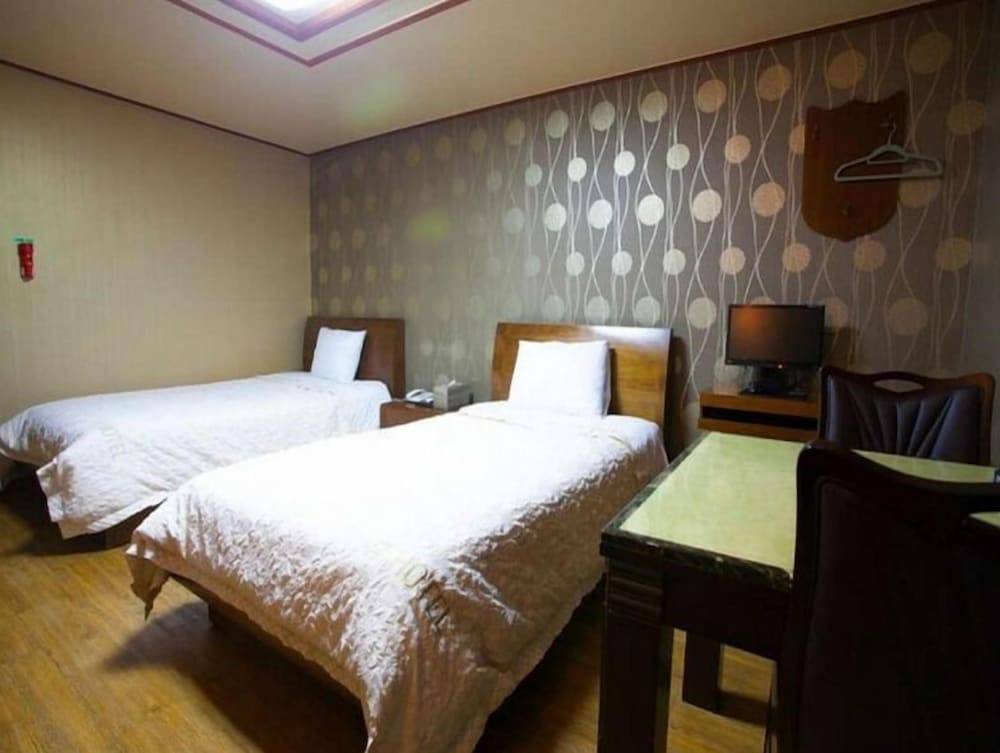 Hue Hotel 2