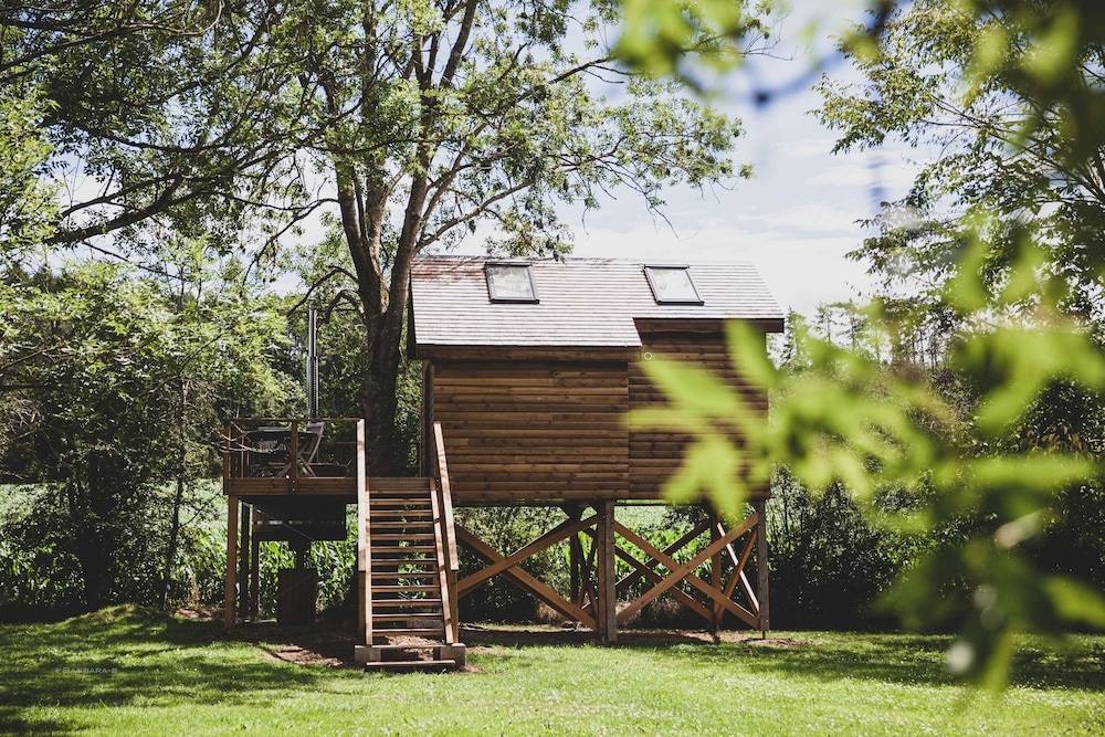 Romantic Woodland Chalet 1