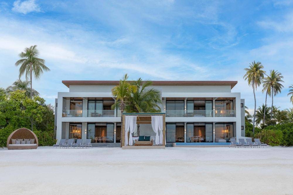 Kuda Villingili Maldives, Free Return Transfers 03 Nights & Above 1