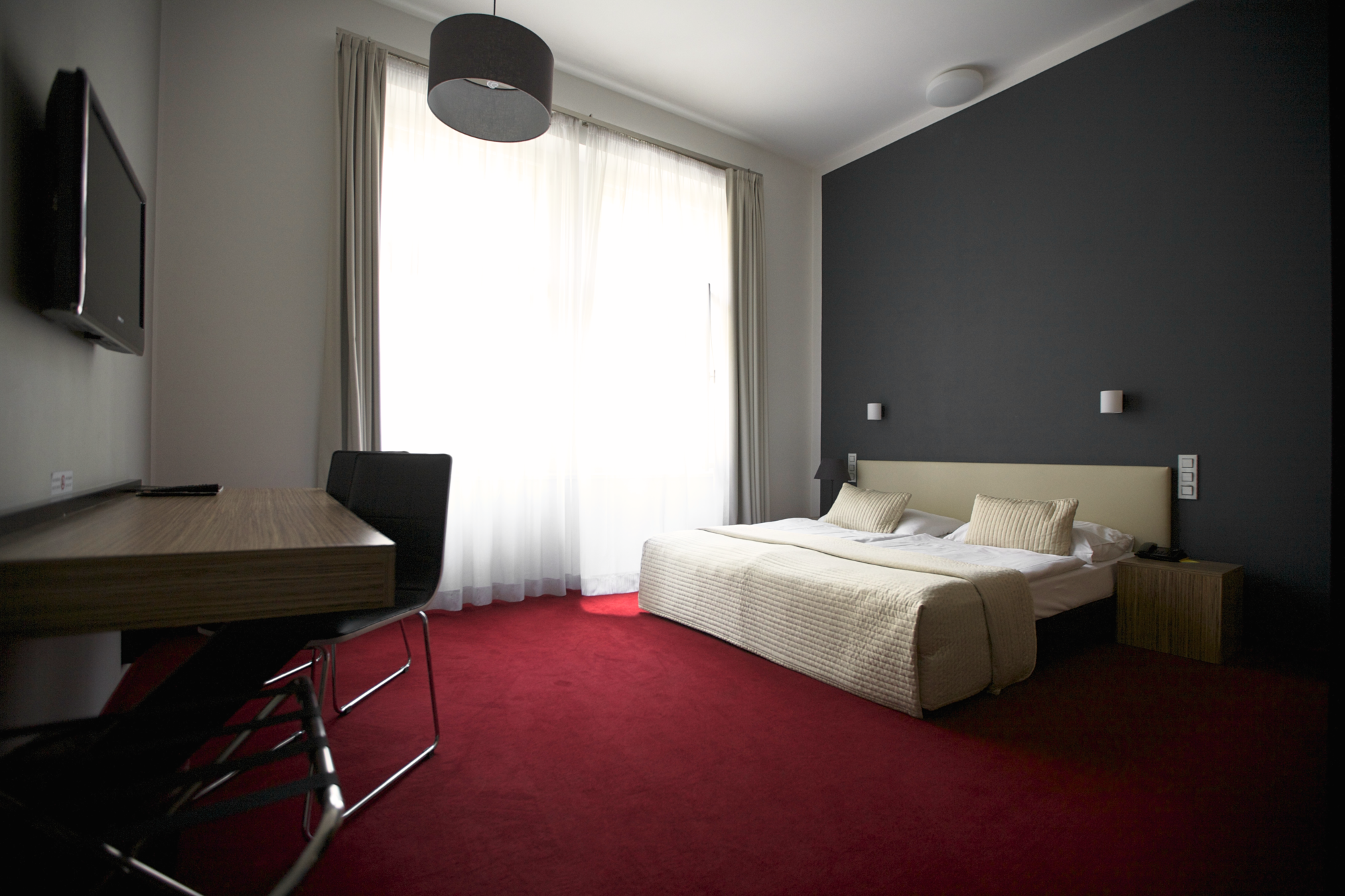 Hotel Noir 1