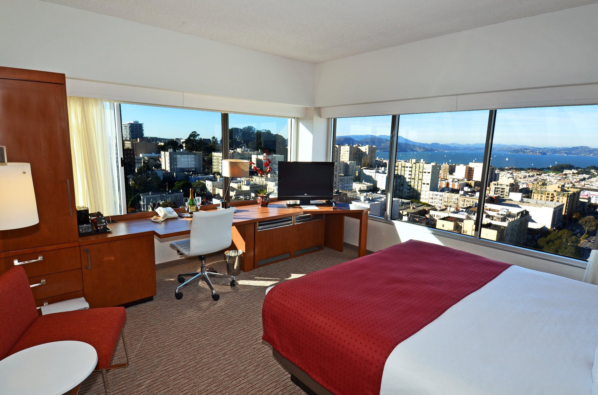 Holiday Inn SAN FRANCISCO-GOLDEN GATEWAY by IHG 1