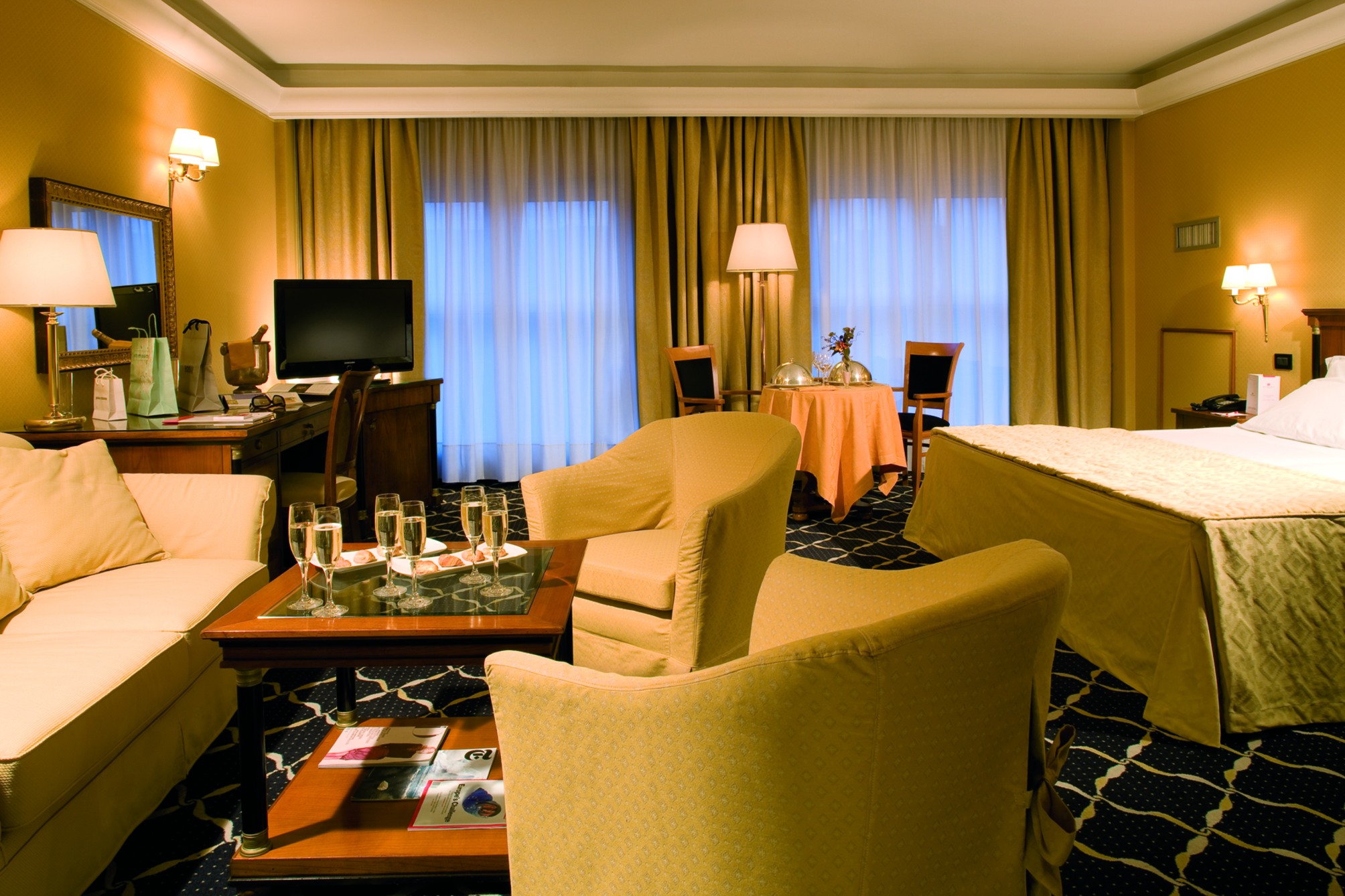 Ramada by Wyndham Naples 2