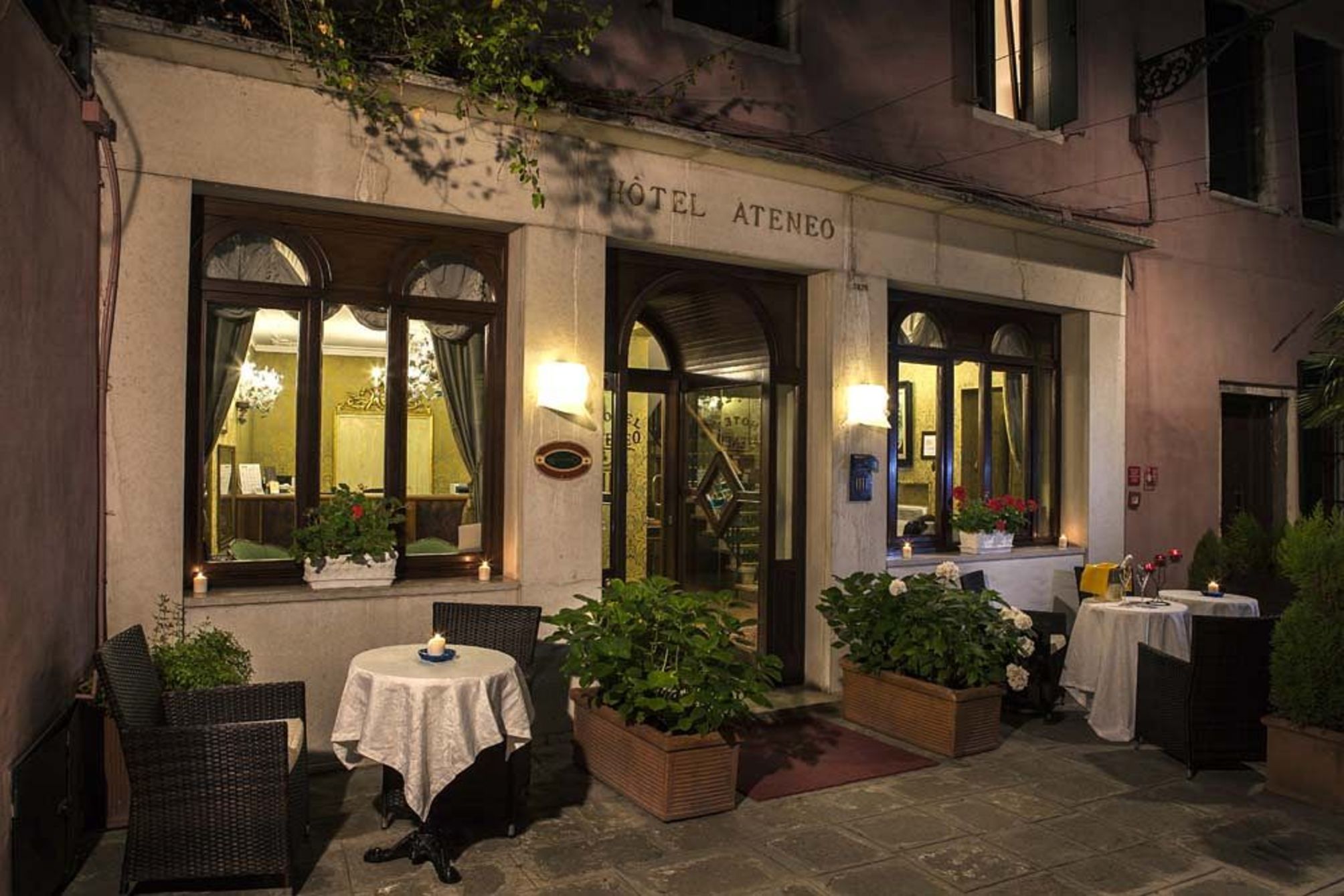 Hotel Ateneo 2