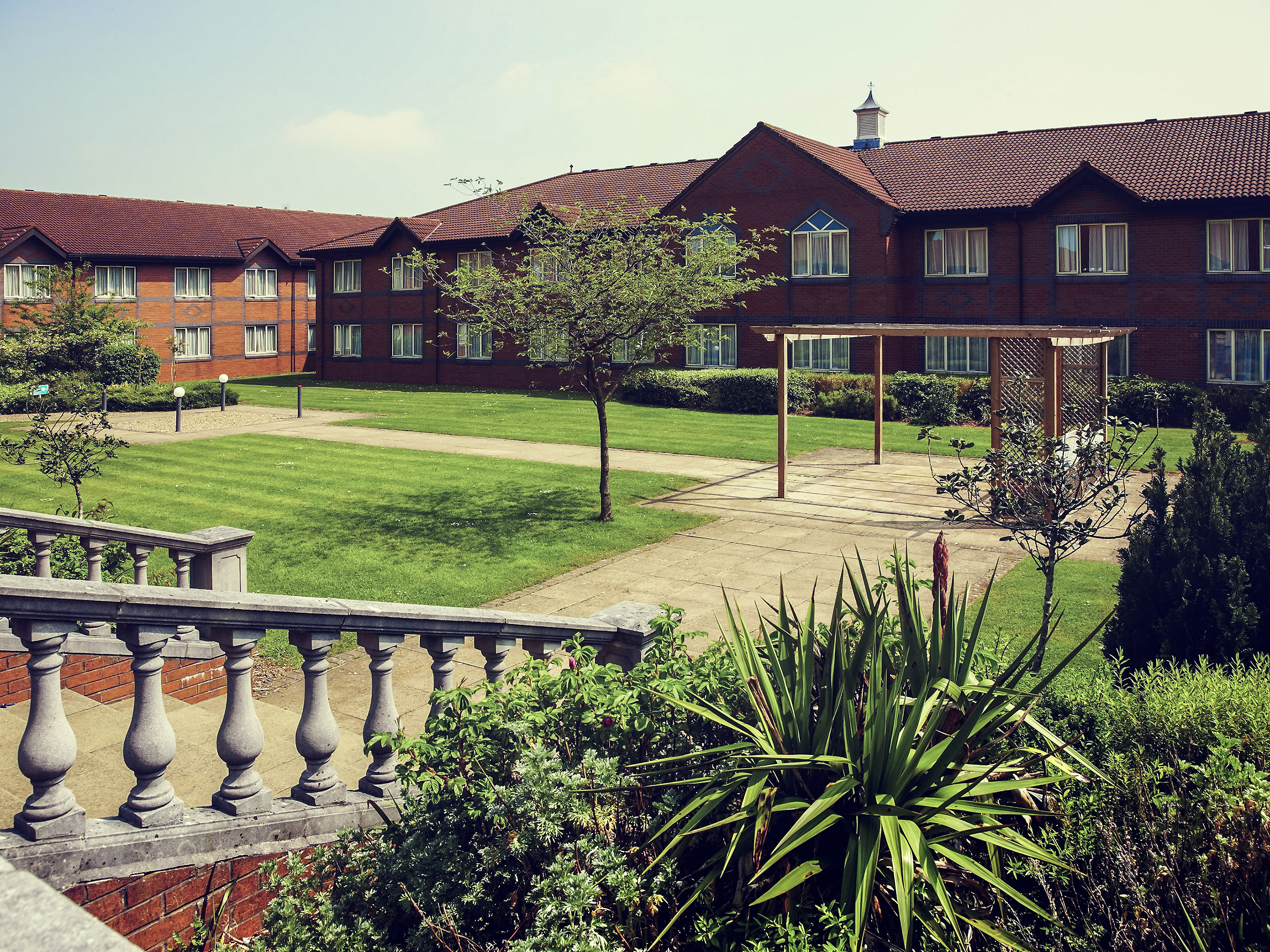 Mercure Daventry Court Hotel 1