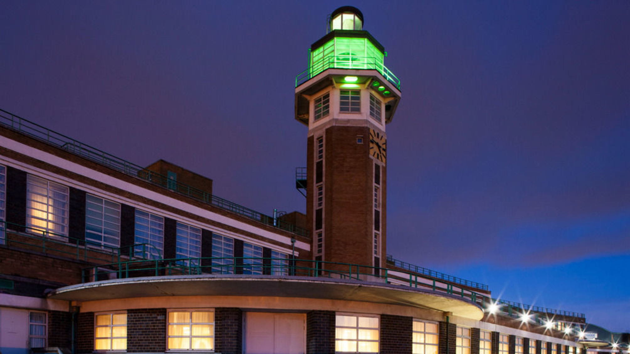 Crowne Plaza LIVERPOOL JOHN LENNON AIRPORT by IHG 2