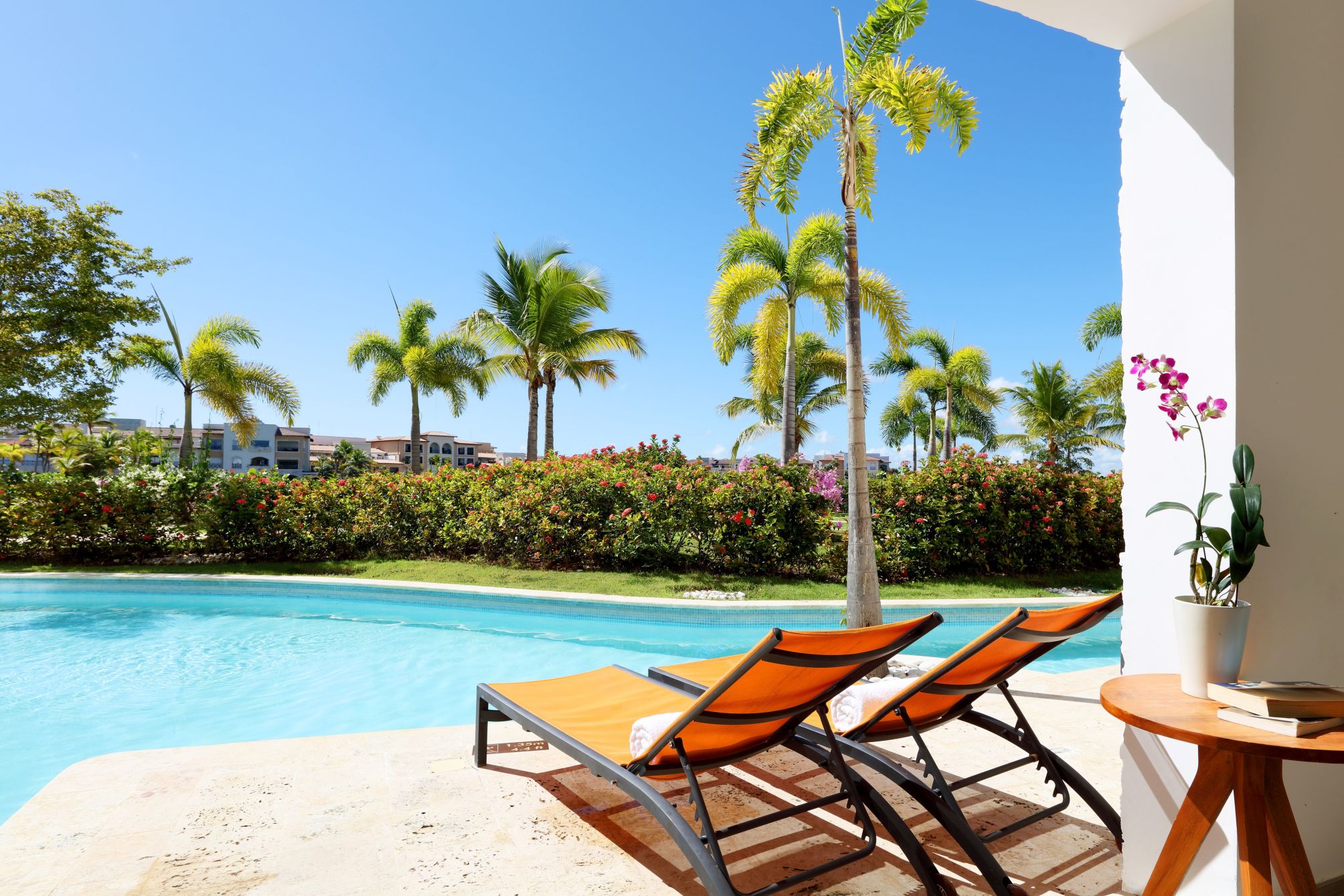 Junior suite swim up