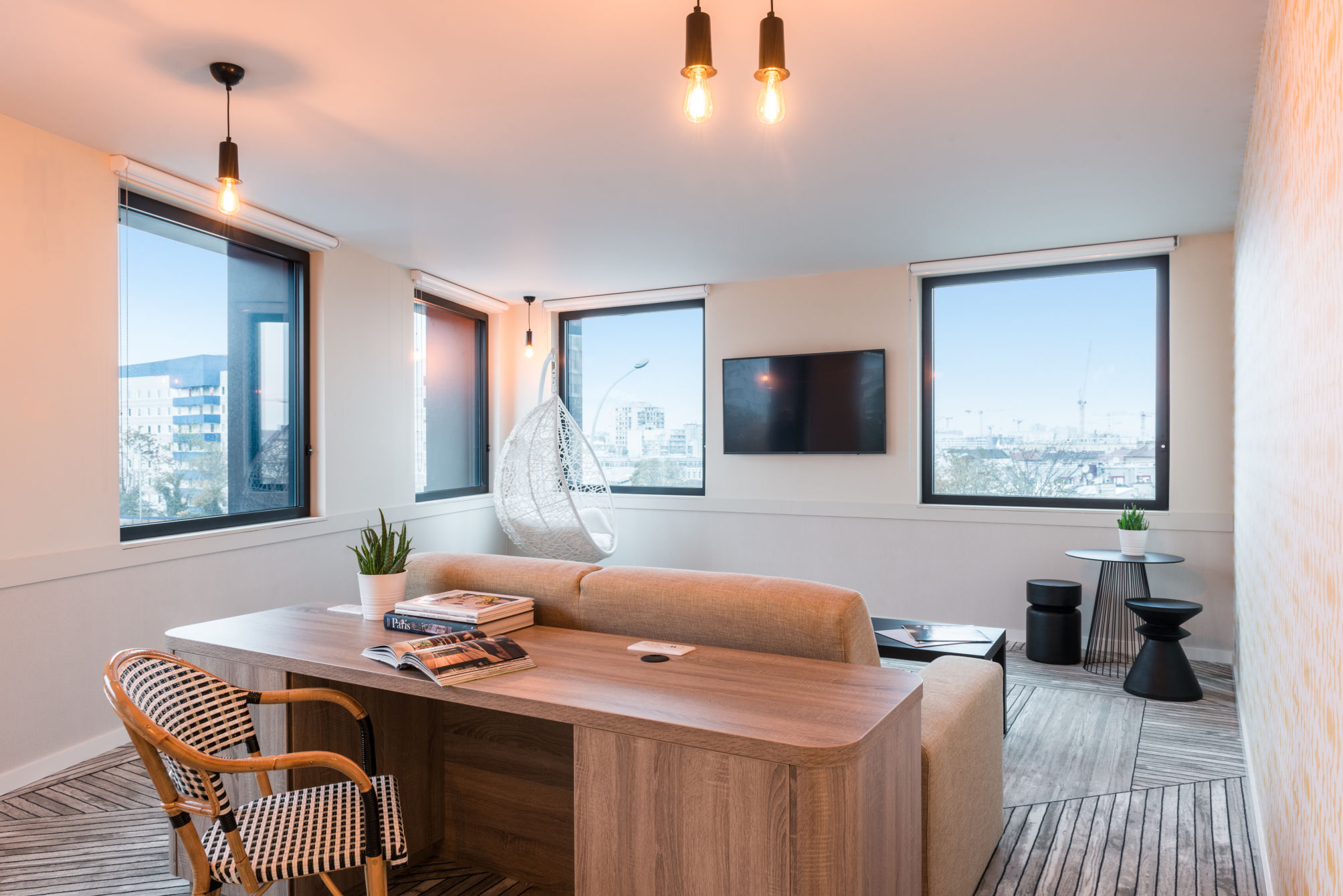 Modern guest room at Maison Montmartre